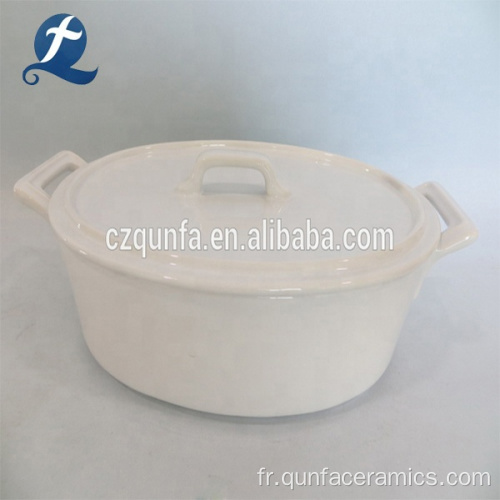 Plat de casserole en céramique de forme d&#39;ovale personnalisée avec couvercle